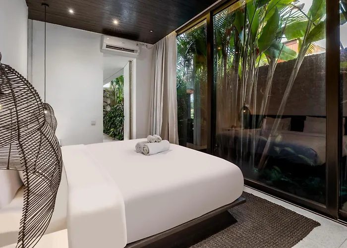 Flow 13 - Luxury 3br Private Pool Villa *